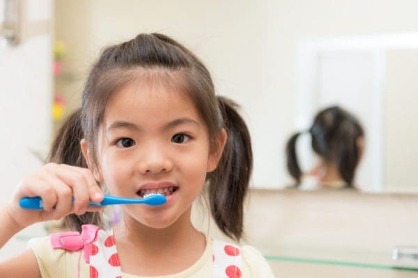 Bé bị hôi miệng do vệ sinh răng miệng không đúng cách (ảnh minh họa) Bé bị hôi miệng do vệ sinh răng miệng không đúng cách (ảnh minh họa)
