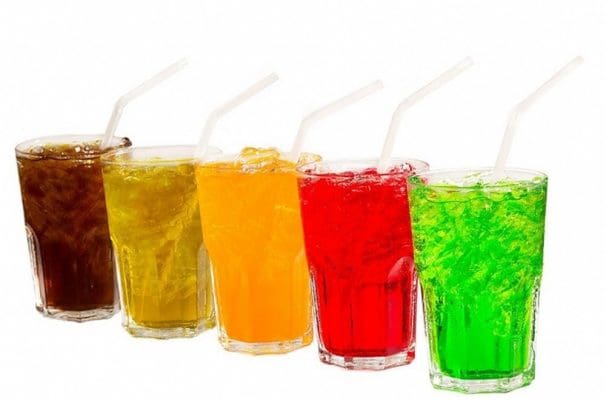 Sau khi nhổ răng khôn không nên uống nước ngọt có gas (ảnh minh họa) Sau khi nhổ răng khôn không nên uống nước ngọt có gas (ảnh minh họa)